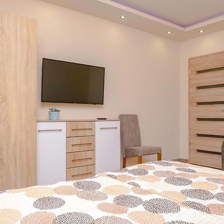 Illes Apartmanok I. Hajdúszoboszló Exteriör bild