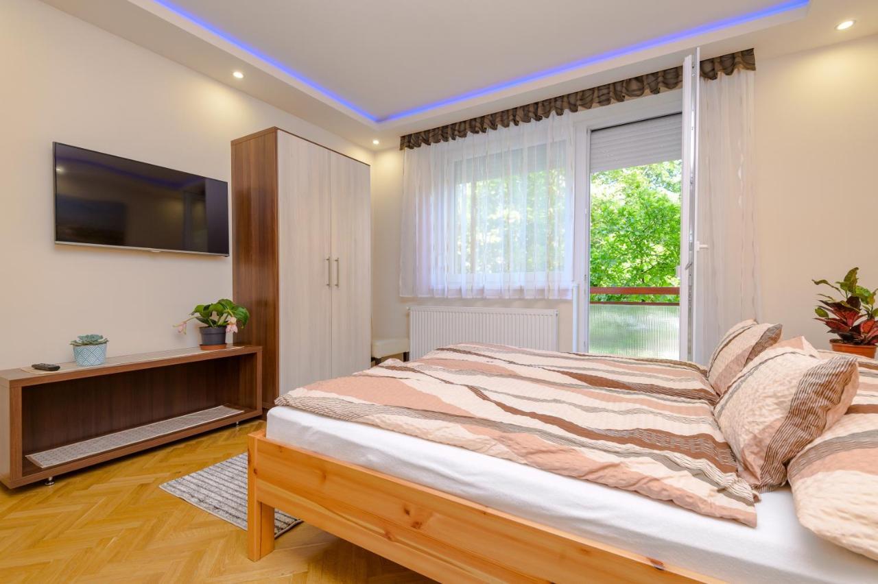 Illes Apartmanok I. Hajdúszoboszló Exteriör bild