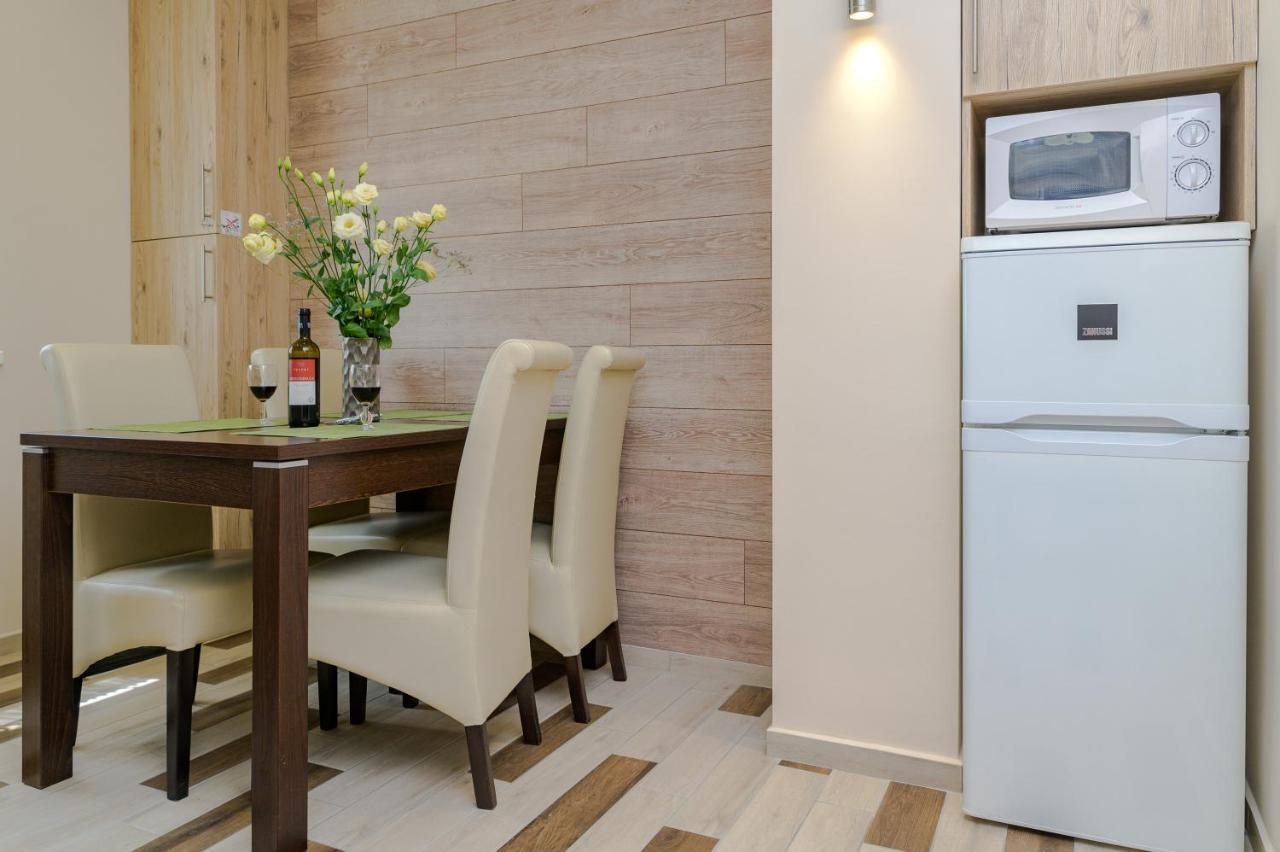 Illes Apartmanok I. Hajdúszoboszló Exteriör bild