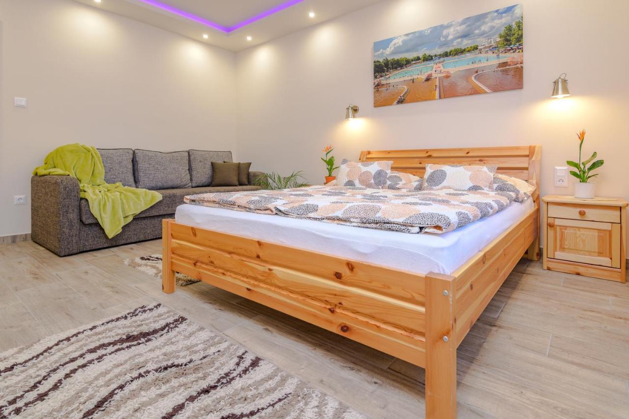 Illes Apartmanok I. Hajdúszoboszló Exteriör bild