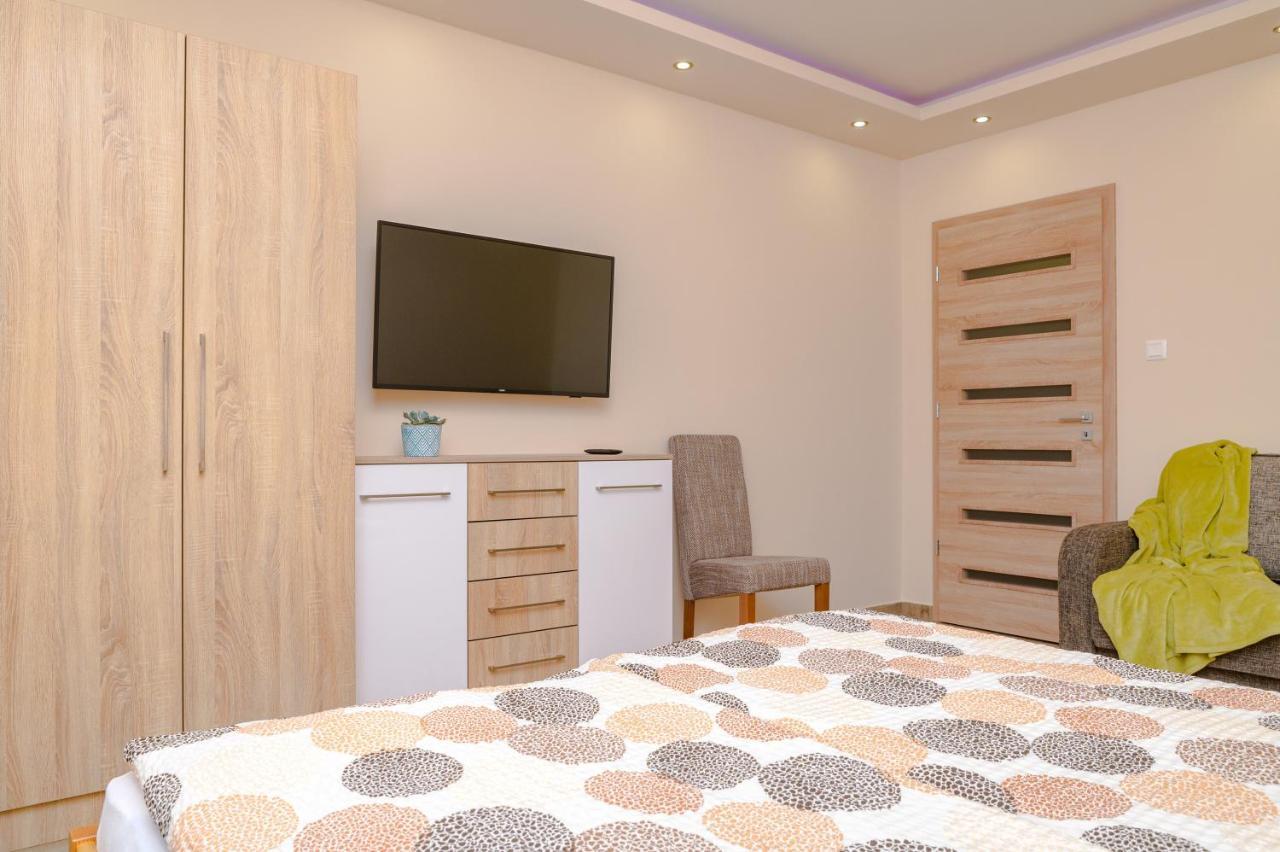 Illes Apartmanok I. Hajdúszoboszló Exteriör bild