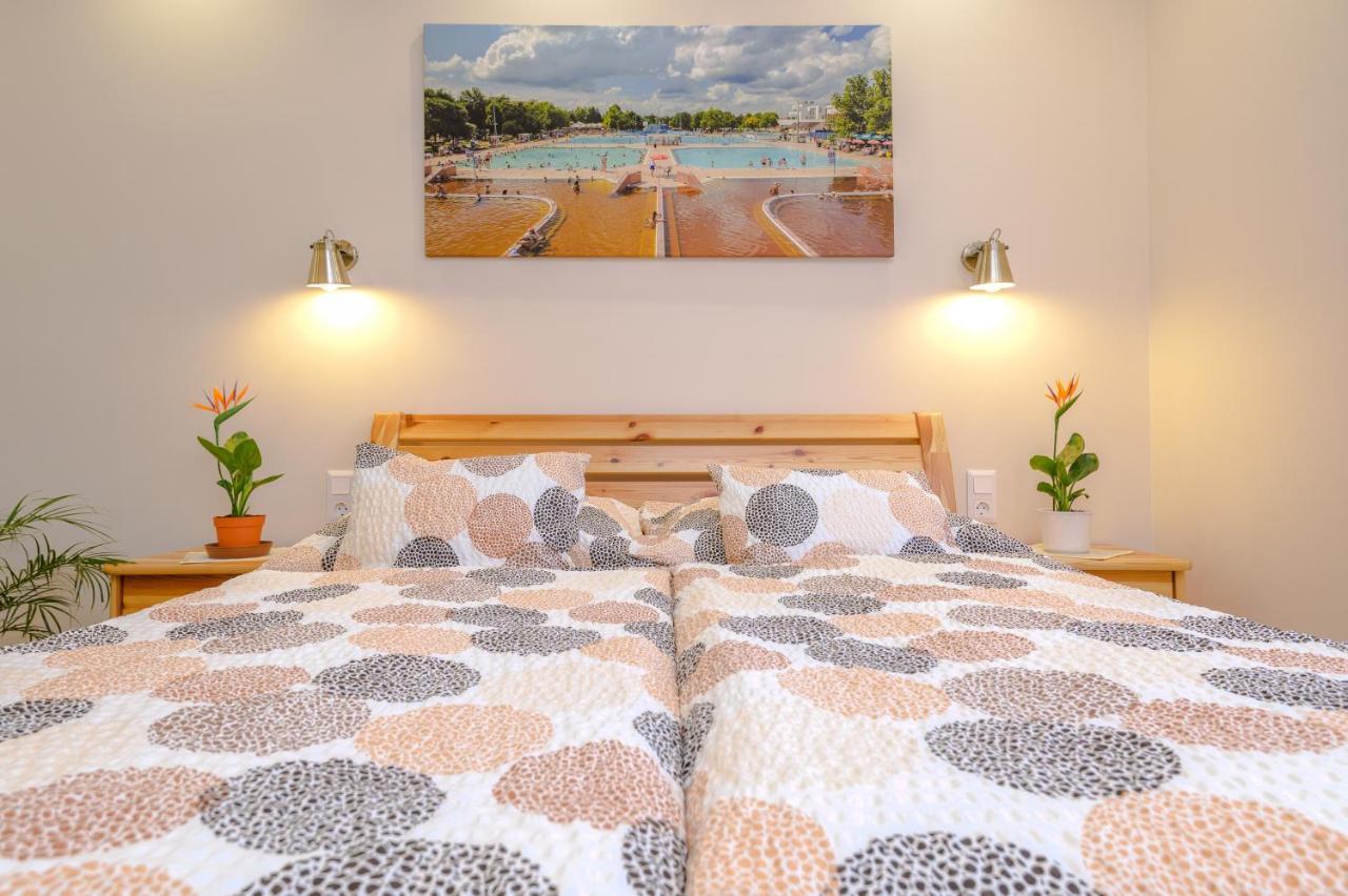 Illes Apartmanok I. Hajdúszoboszló Exteriör bild